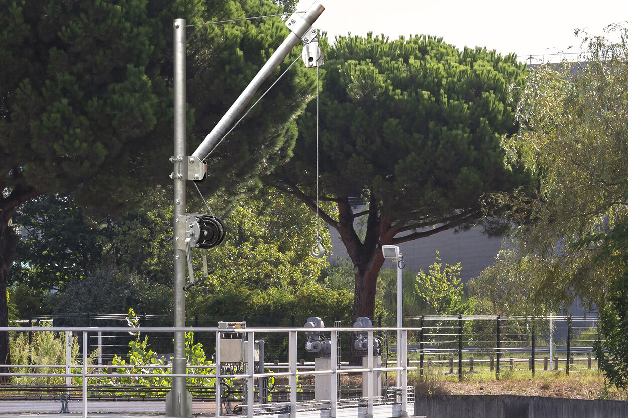 Goliath Davits / Swivel Jib Cranes